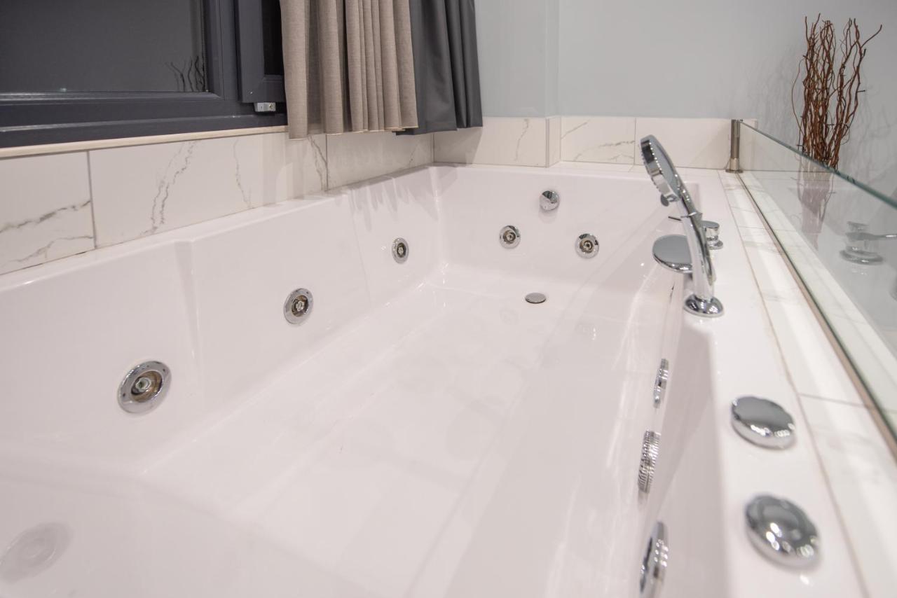 Sea & City Luxury Suite Салоники Экстерьер фото