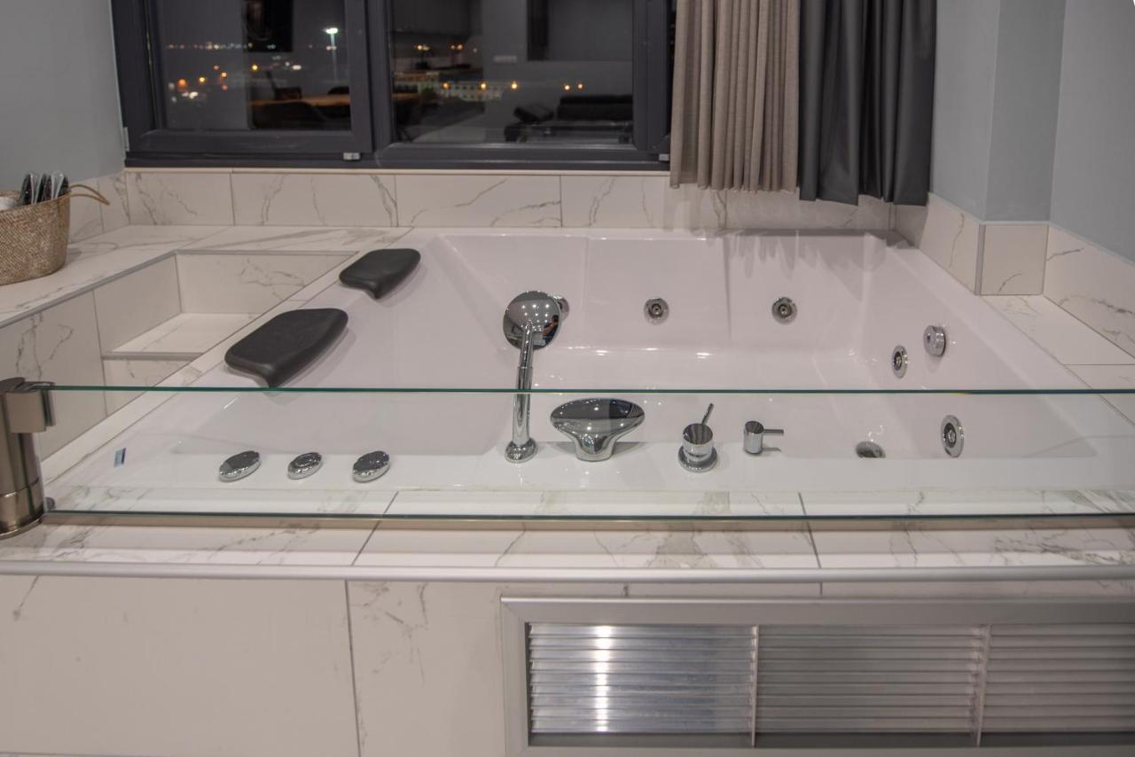 Sea & City Luxury Suite Салоники Экстерьер фото